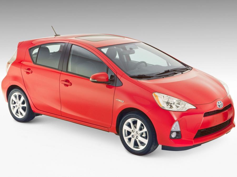  Toyota Prius C 2012 года  (фото 21 из 87)